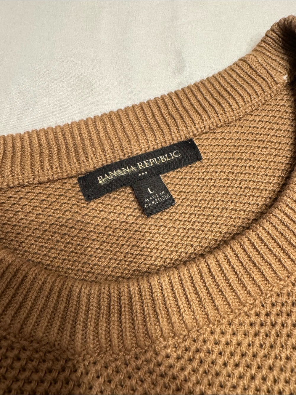 Banana Republic Women’s Crewneck Sweater in Camel Brown - Picture 2 of 3